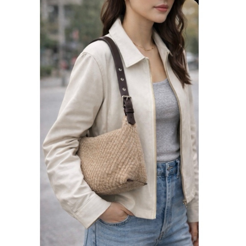 Banana Republic | Y2K Wool Shoulder Bag